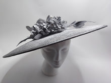 Charger l'image dans la galerie, Capeline argentée
